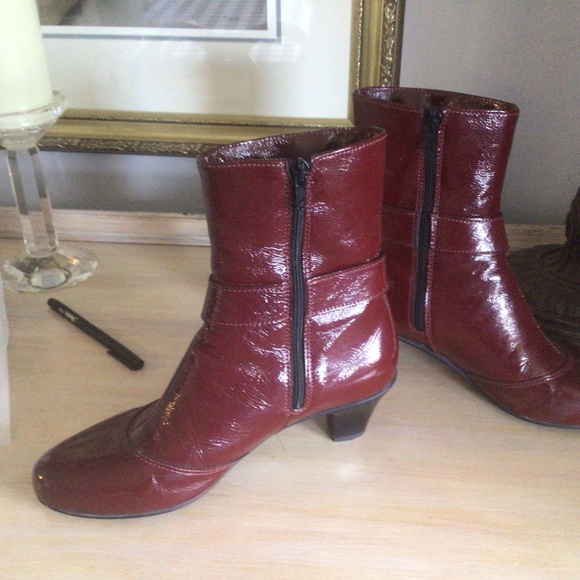 LaCanadienne Ankle Boots - Picture 5 of 7